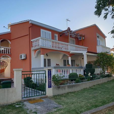 Apartments Martinovic By The Sea 库克利卡 外观 照片