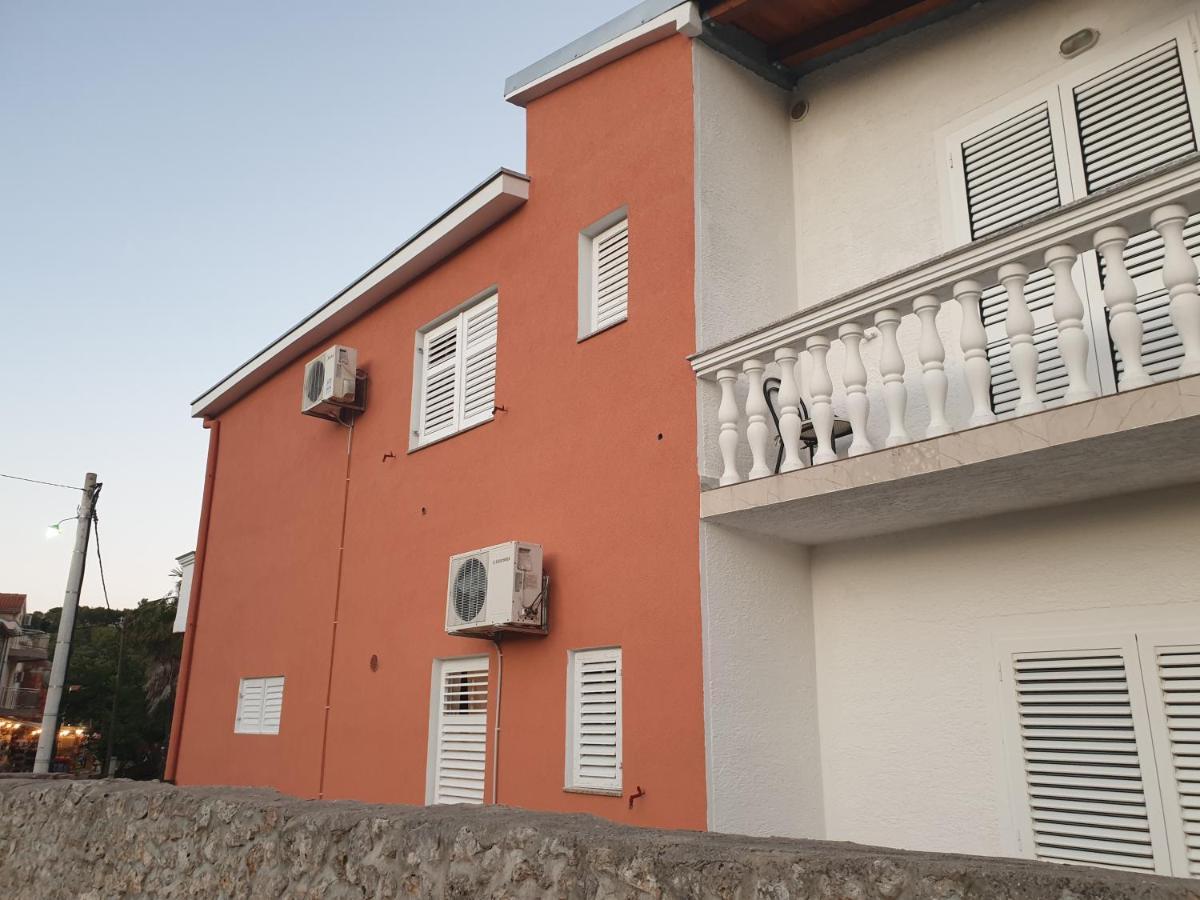 Apartments Martinovic By The Sea 库克利卡 外观 照片