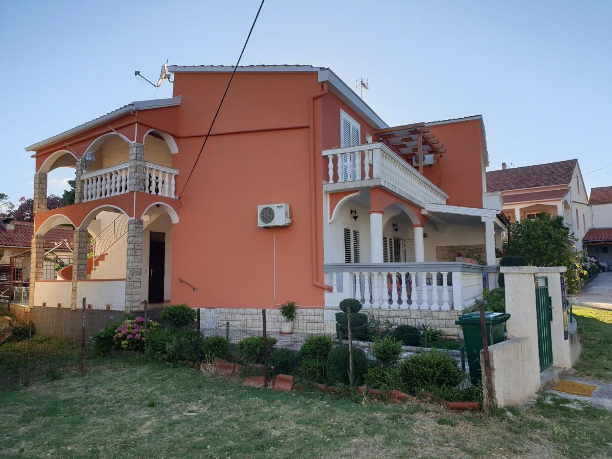 Apartments Martinovic By The Sea 库克利卡 外观 照片