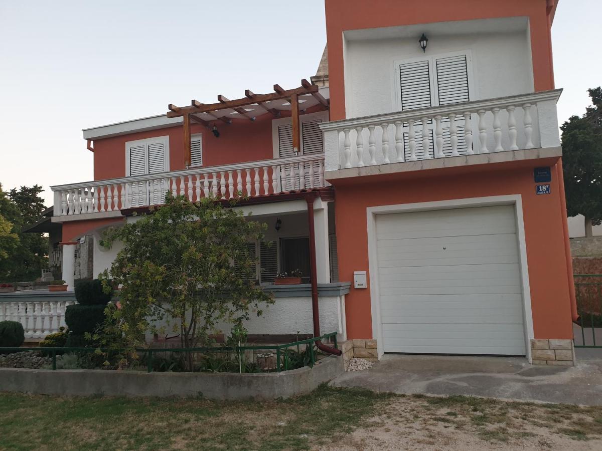 Apartments Martinovic By The Sea 库克利卡 外观 照片