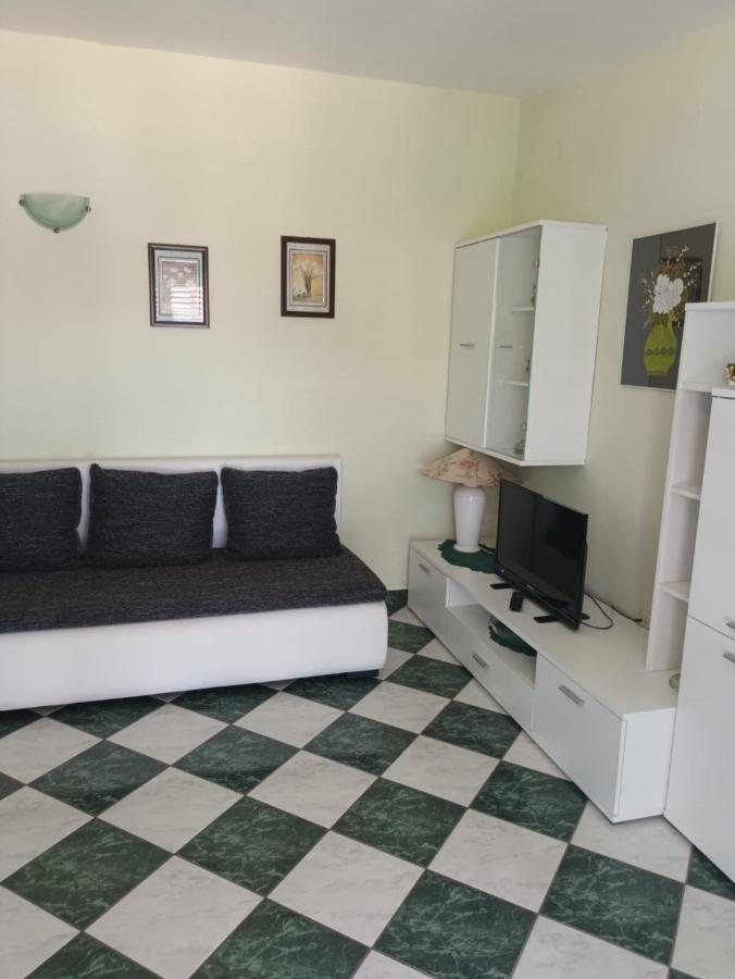 Apartments Martinovic By The Sea 库克利卡 外观 照片