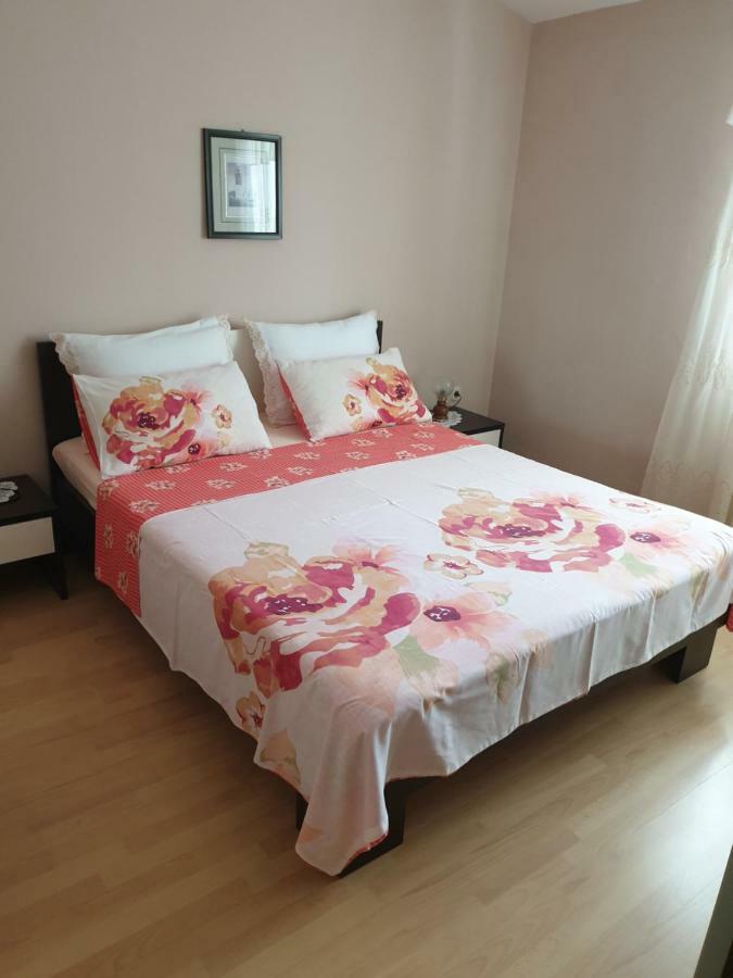 Apartments Martinovic By The Sea 库克利卡 外观 照片