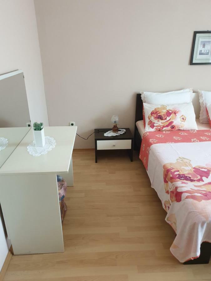 Apartments Martinovic By The Sea 库克利卡 外观 照片