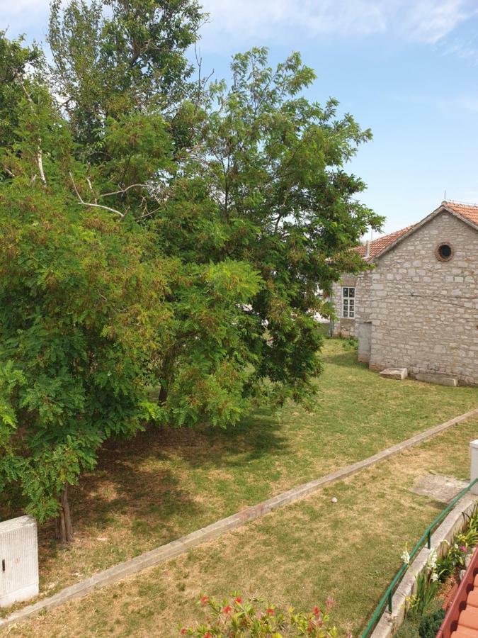 Apartments Martinovic By The Sea 库克利卡 外观 照片