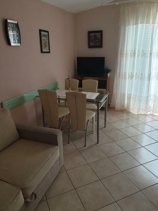 Apartments Martinovic By The Sea 库克利卡 外观 照片
