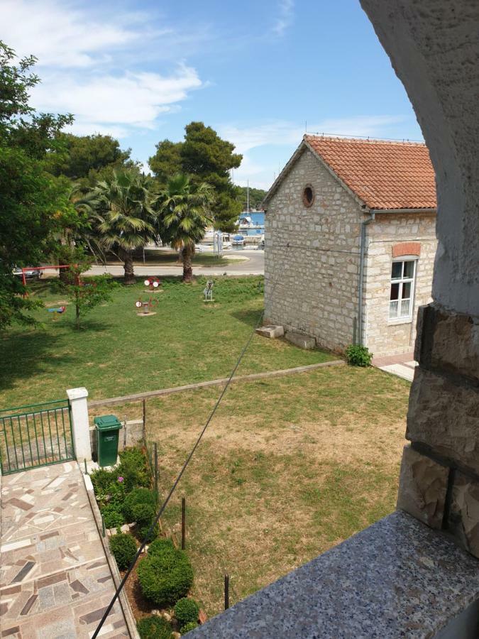Apartments Martinovic By The Sea 库克利卡 外观 照片